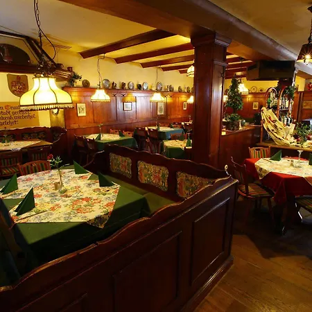 Roter Hahn Πανσιόν