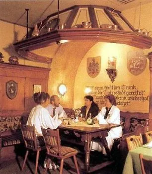 Roter Hahn Gasthof 3*