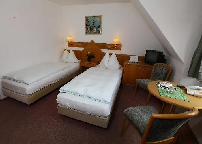 Roter Hahn Gasthof 3*